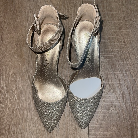Shoes Womens Size 5 Gold Sparkle Shoe Poshmark